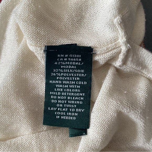 Lauren Ralph Lauren silk blend cream v-Neck sweater to Women’s Size Small - Picture 5 of 5